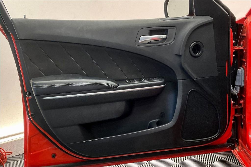 Used 2022 Dodge Charger SXT RWD image 25