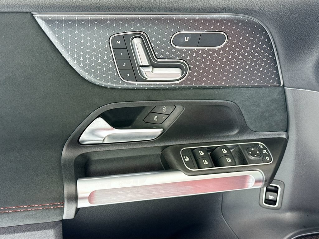 Certified 2024 Mercedes-Benz GLB 250 image 24
