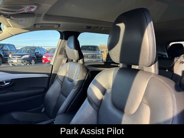 Used 2018 Volvo XC90 T6 Momentum w/ Convenience Package image 13