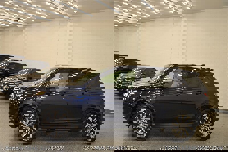 Used 2021 Land Rover Discovery Sport SE R-Dynamic image 4