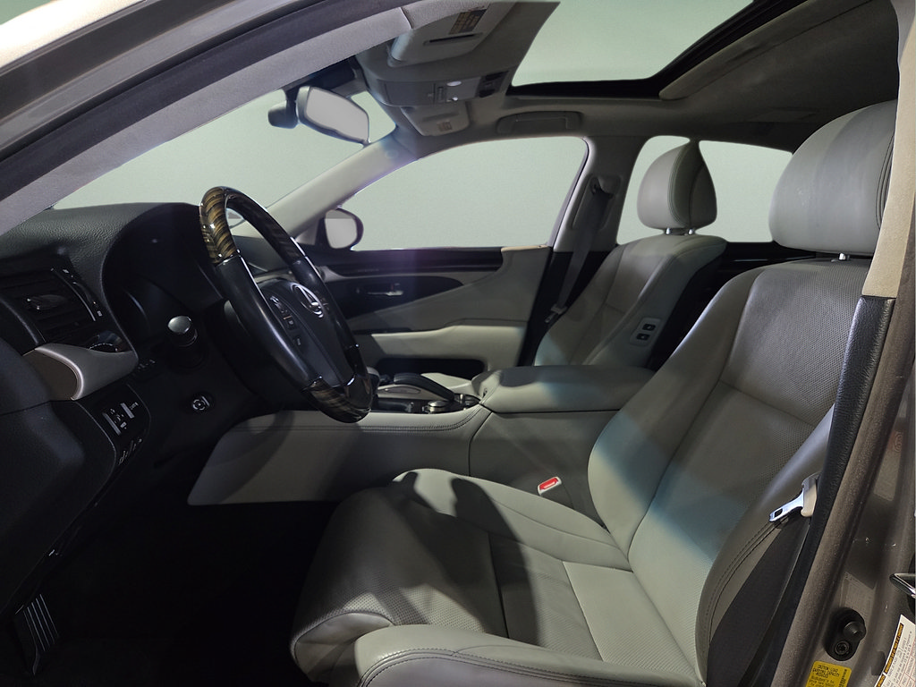 Used 2017 Lexus LS 460 RWD image 20