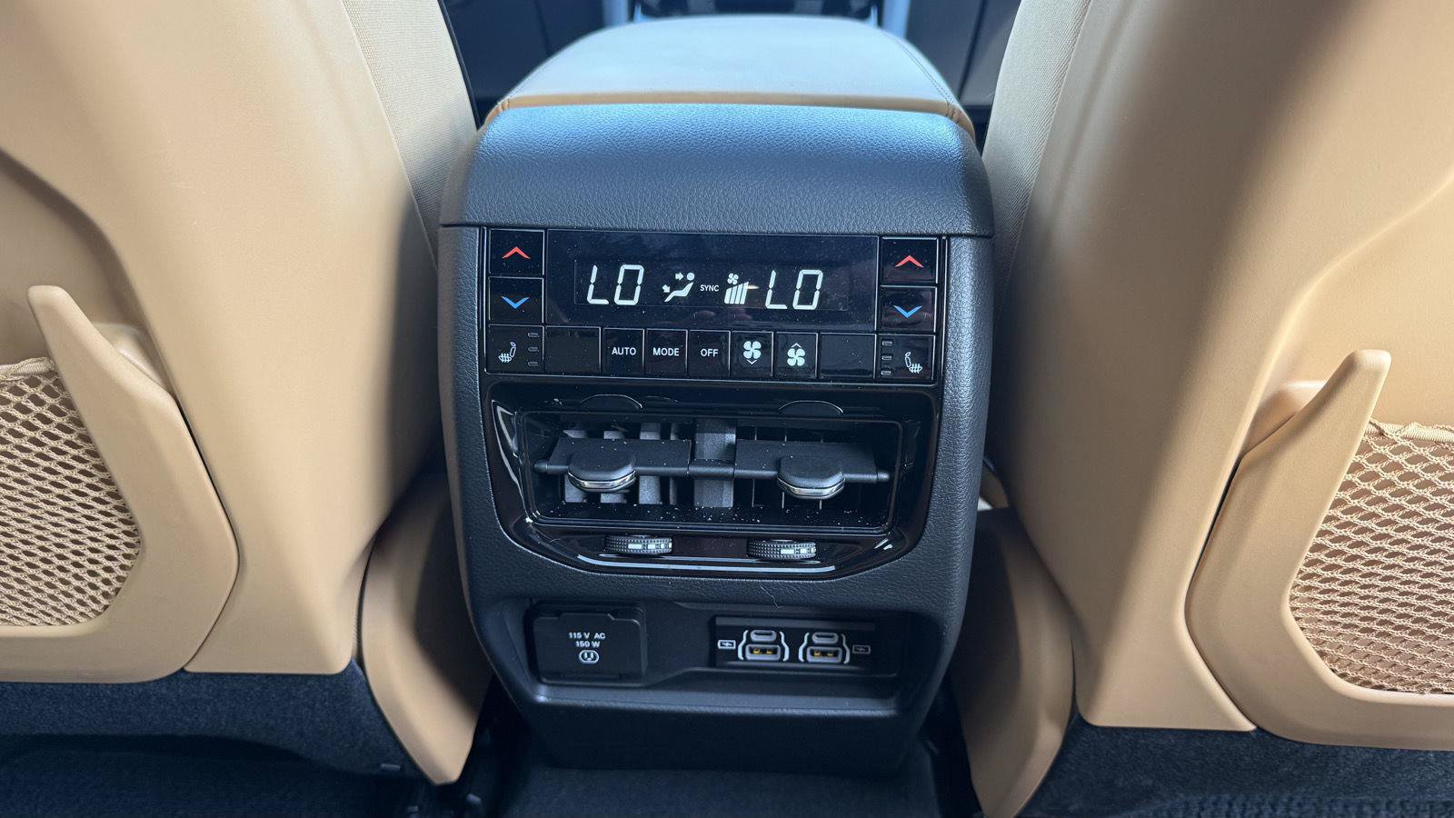 Used 2025 Jeep Grand Cherokee Summit AWD/4WD image 27