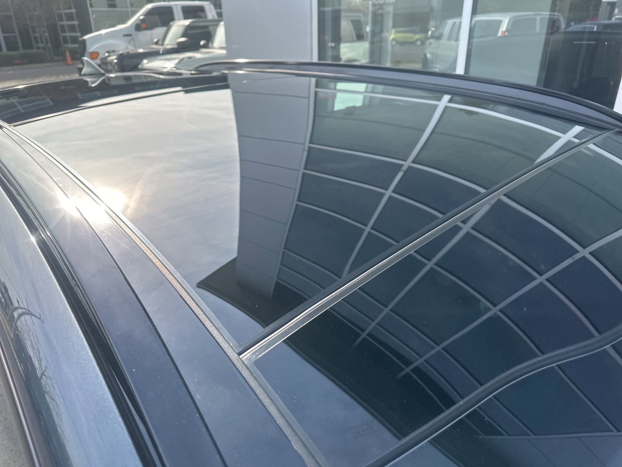 Used 2025 Kia Sportage SX image 8