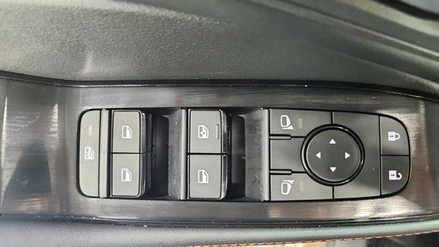 Used 2025 Nissan Rogue SV image 20