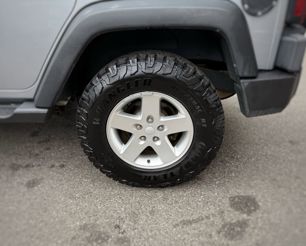 Used 2016 Jeep Wrangler Unlimited Sport w/ Quick Order Package 24S AWD/4WD image 16
