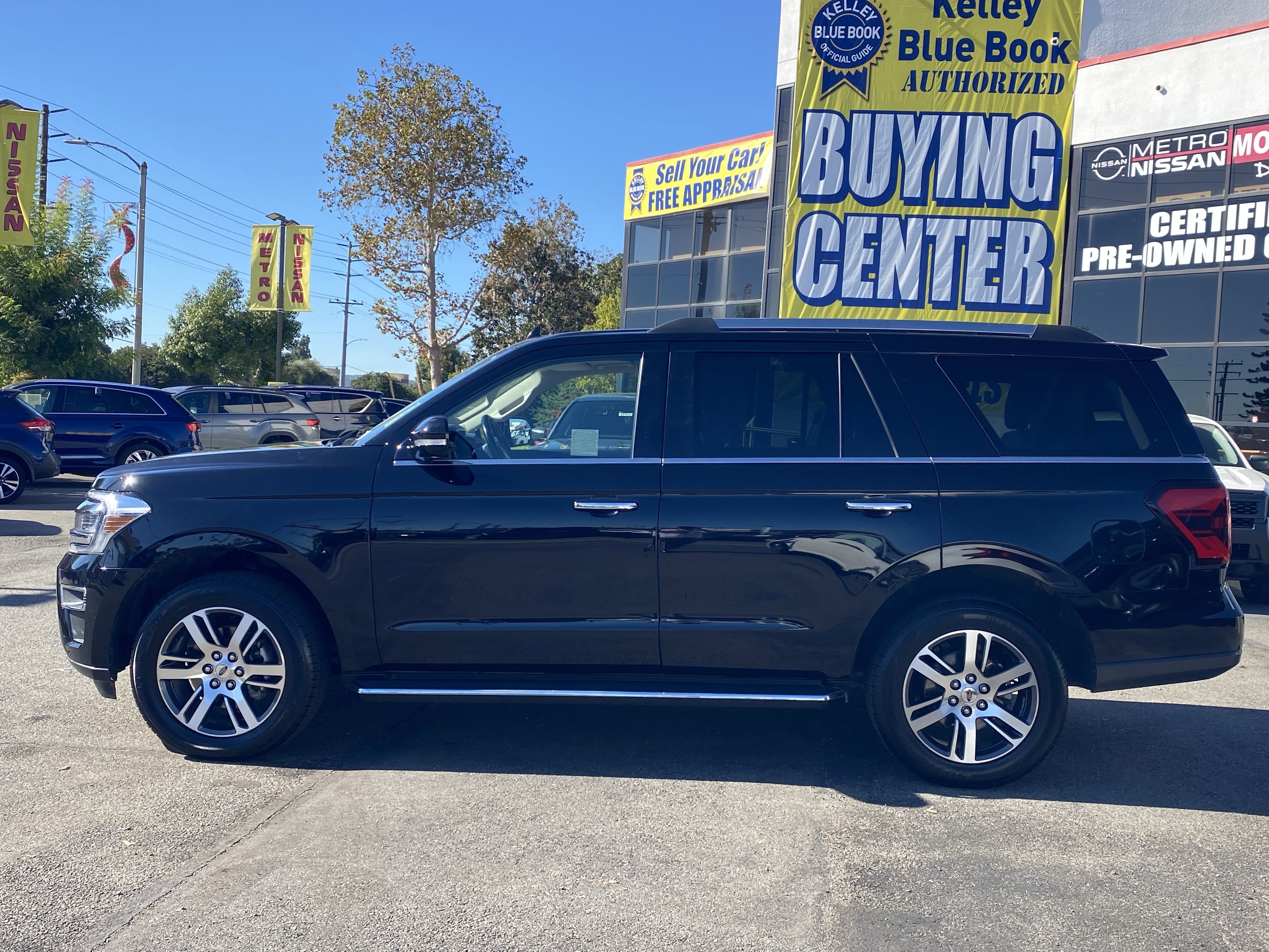 Used 2022 Ford Expedition Limited image 6