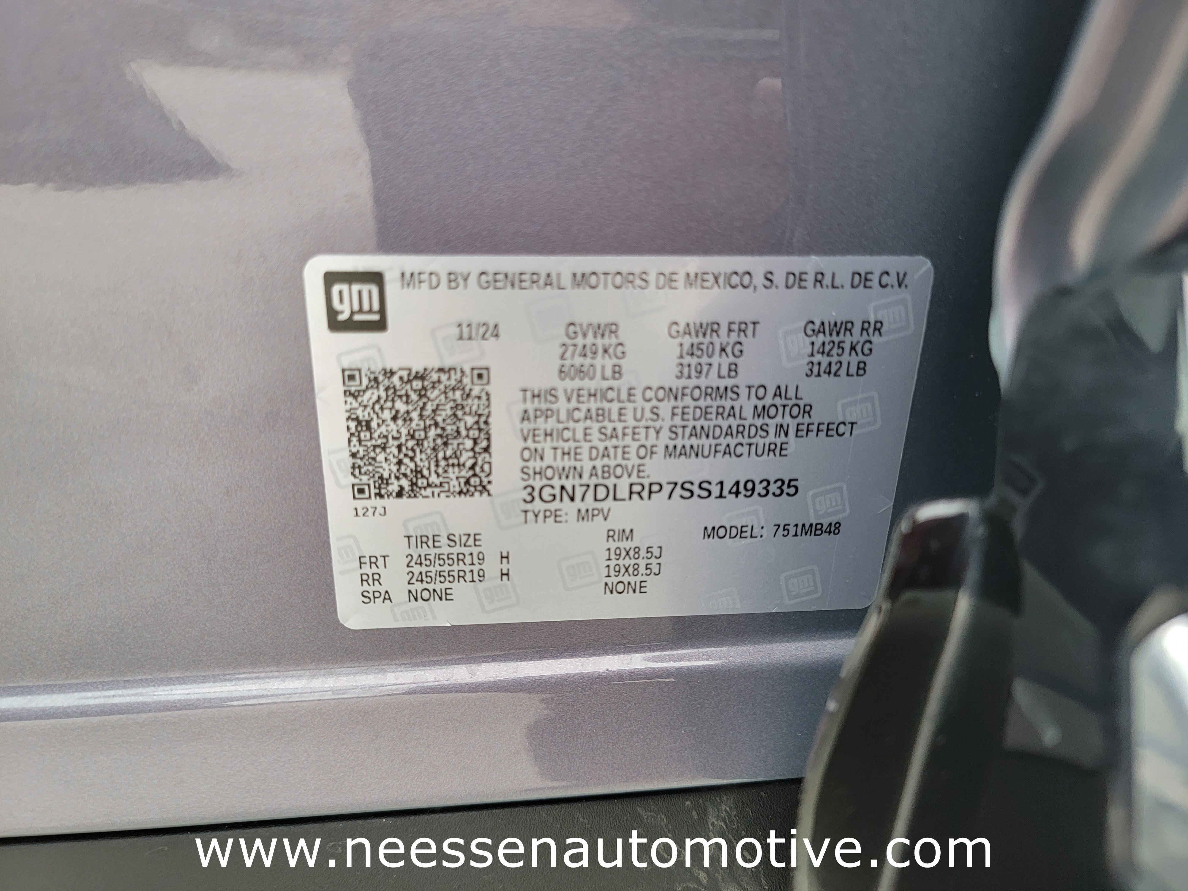 Used 2025 Chevrolet Equinox EV LT w/ Convenience Package image 34