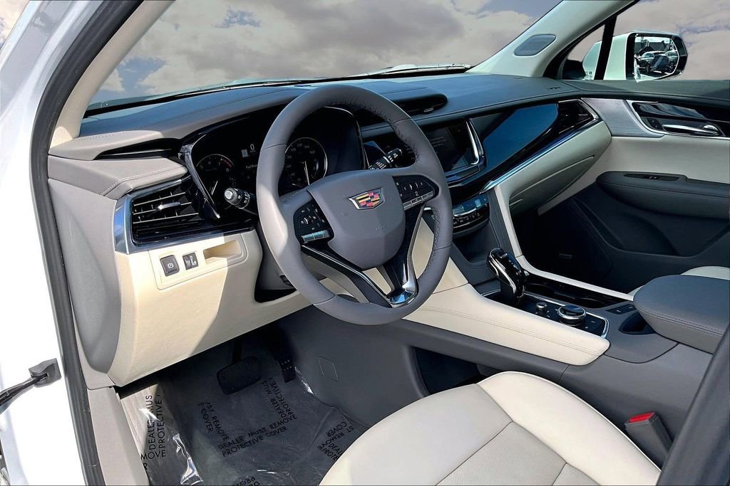 Certified 2024 Cadillac XT6 Premium Luxury FWD image 17