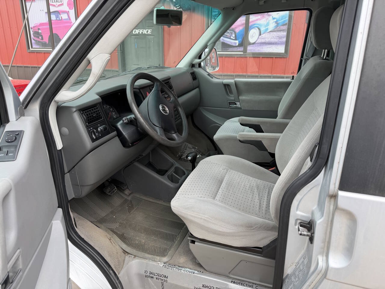 Used 2003 Volkswagen Eurovan MV FWD image 18