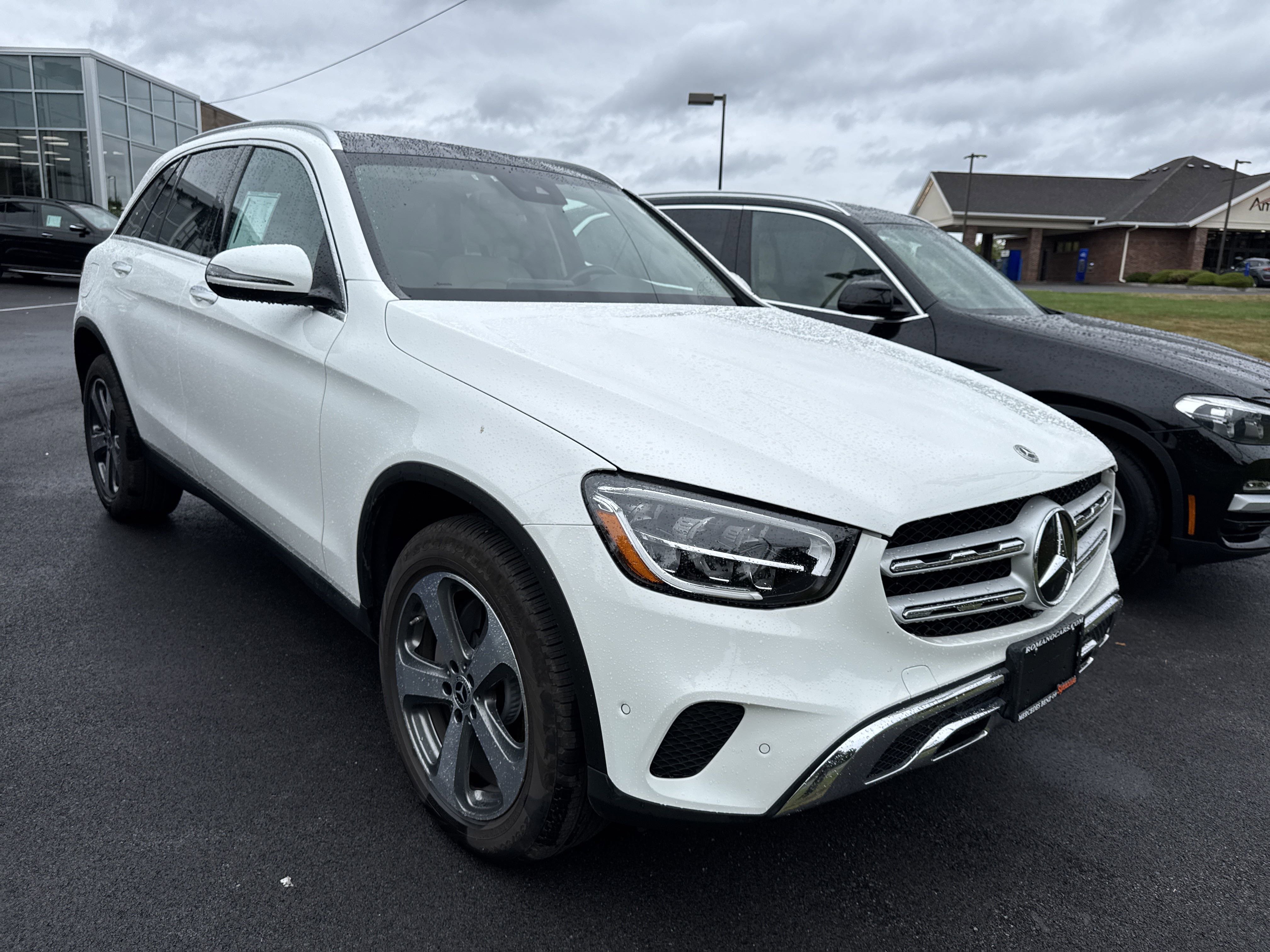 Certified 2022 Mercedes-Benz GLC 300 4MATIC image 2