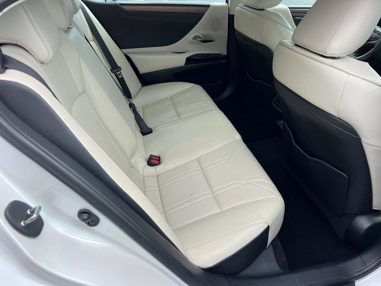 Certified 2024 Lexus ES 350 w/ Technology Package FWD image 15