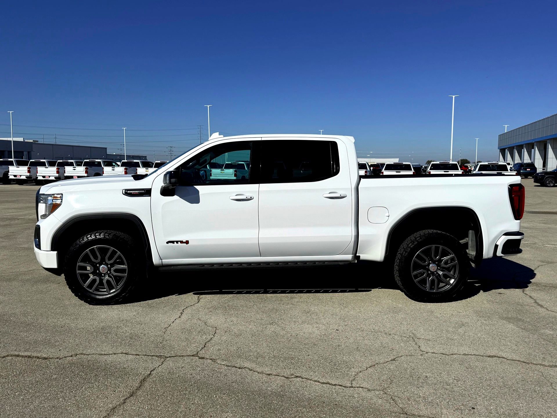 Used 2022 GMC Sierra 1500 AT4 w/ AT4 Premium Package image 10
