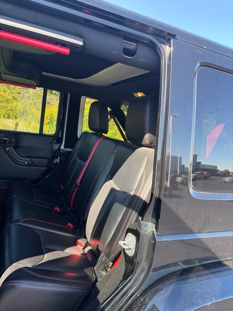 Used 2017 Jeep Wrangler Unlimited Rubicon AWD/4WD image 15
