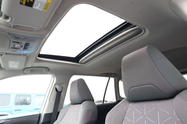 Used 2023 Toyota RAV4 XLE w/ Convenience Package image 27
