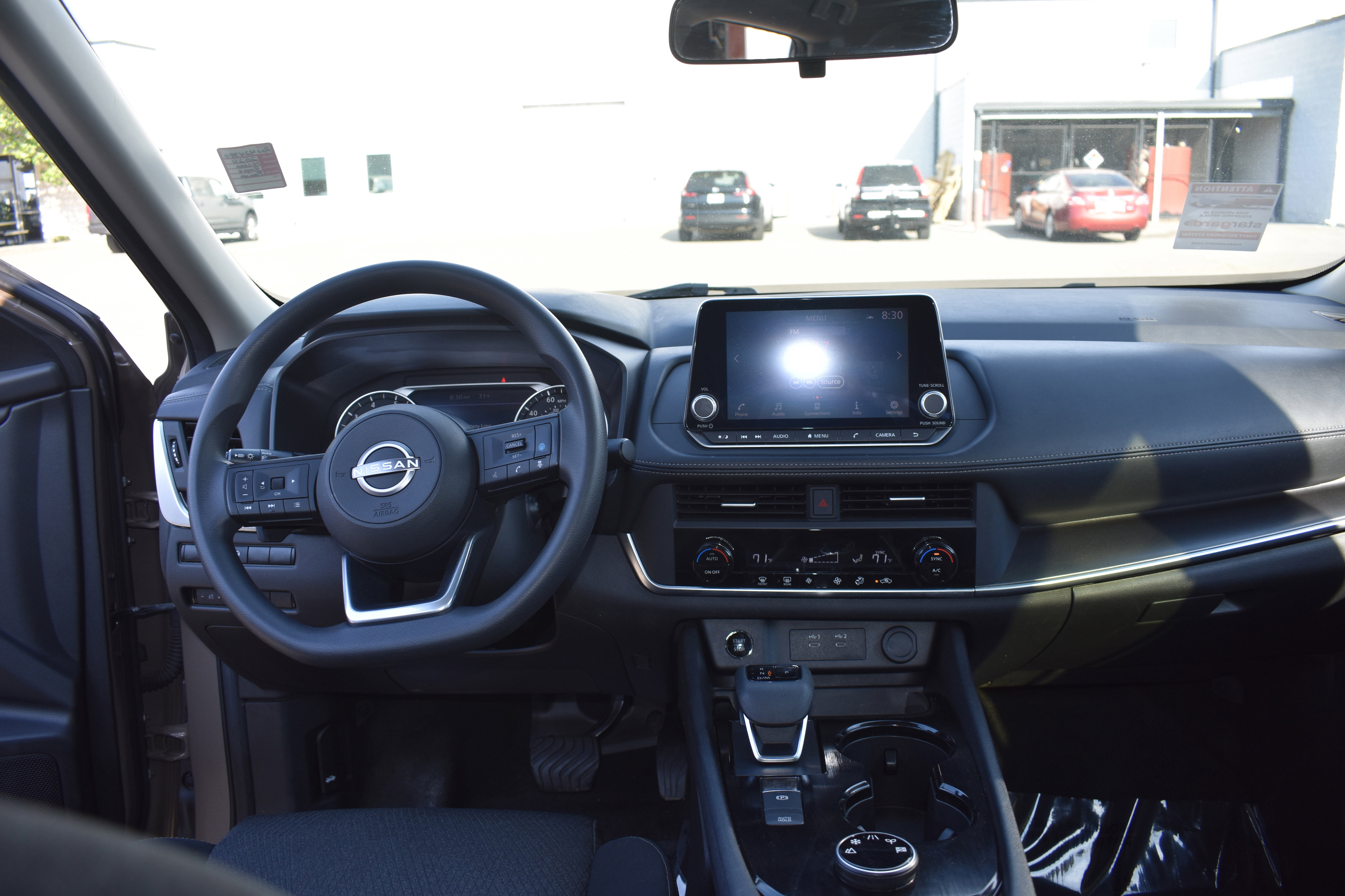 Used 2024 Nissan Rogue SV image 32