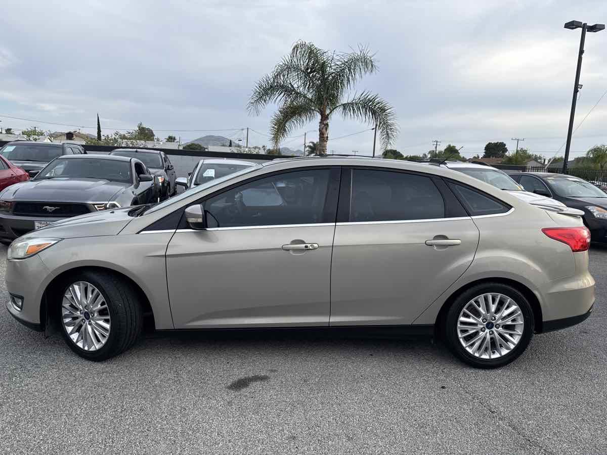 Used 2015 Ford Focus Titanium image 2