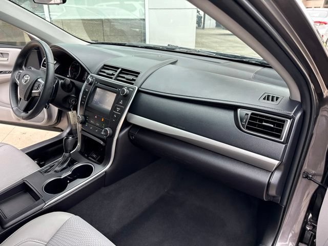 Used 2017 Toyota Camry SE FWD image 29