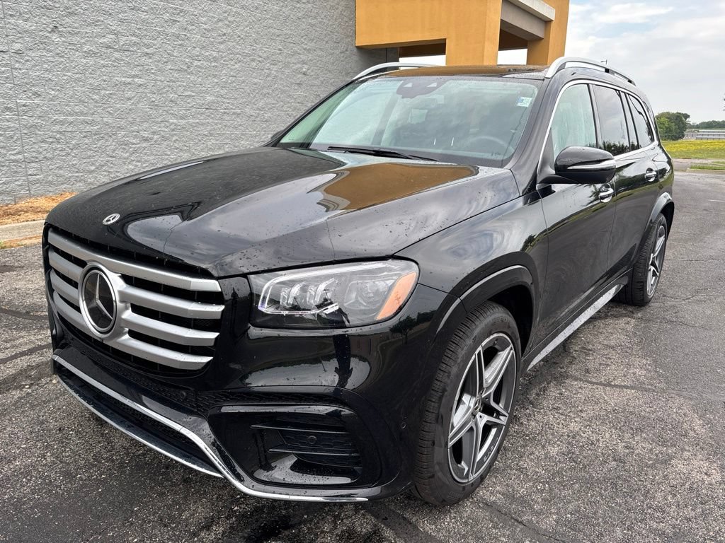 Used 2026 Mercedes-Benz GLS 450 4MATIC image 1