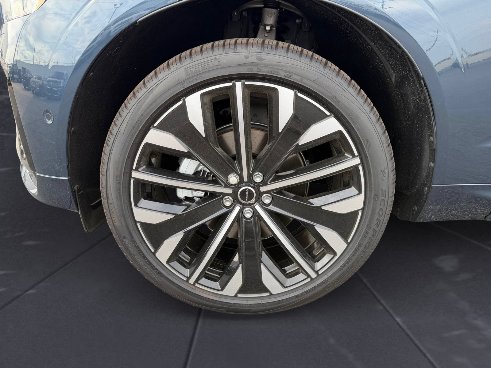New 2026 Volvo XC60 B5 Ultra w/ Protection Package Premier AWD/4WD image 14