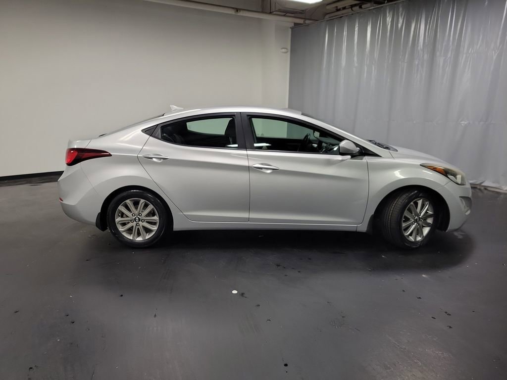 Used 2014 Hyundai Elantra SE w/ Option Group 02 FWD image 10