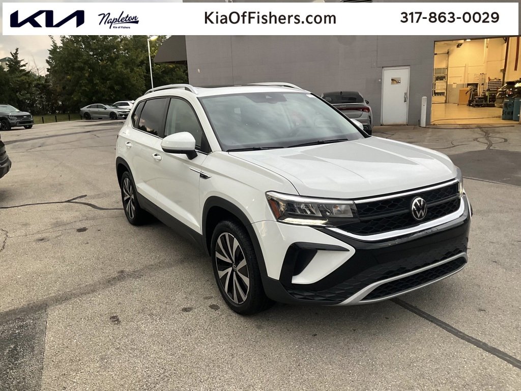 Used 2023 Volkswagen Taos SE w/ Panoramic Sunroof Package