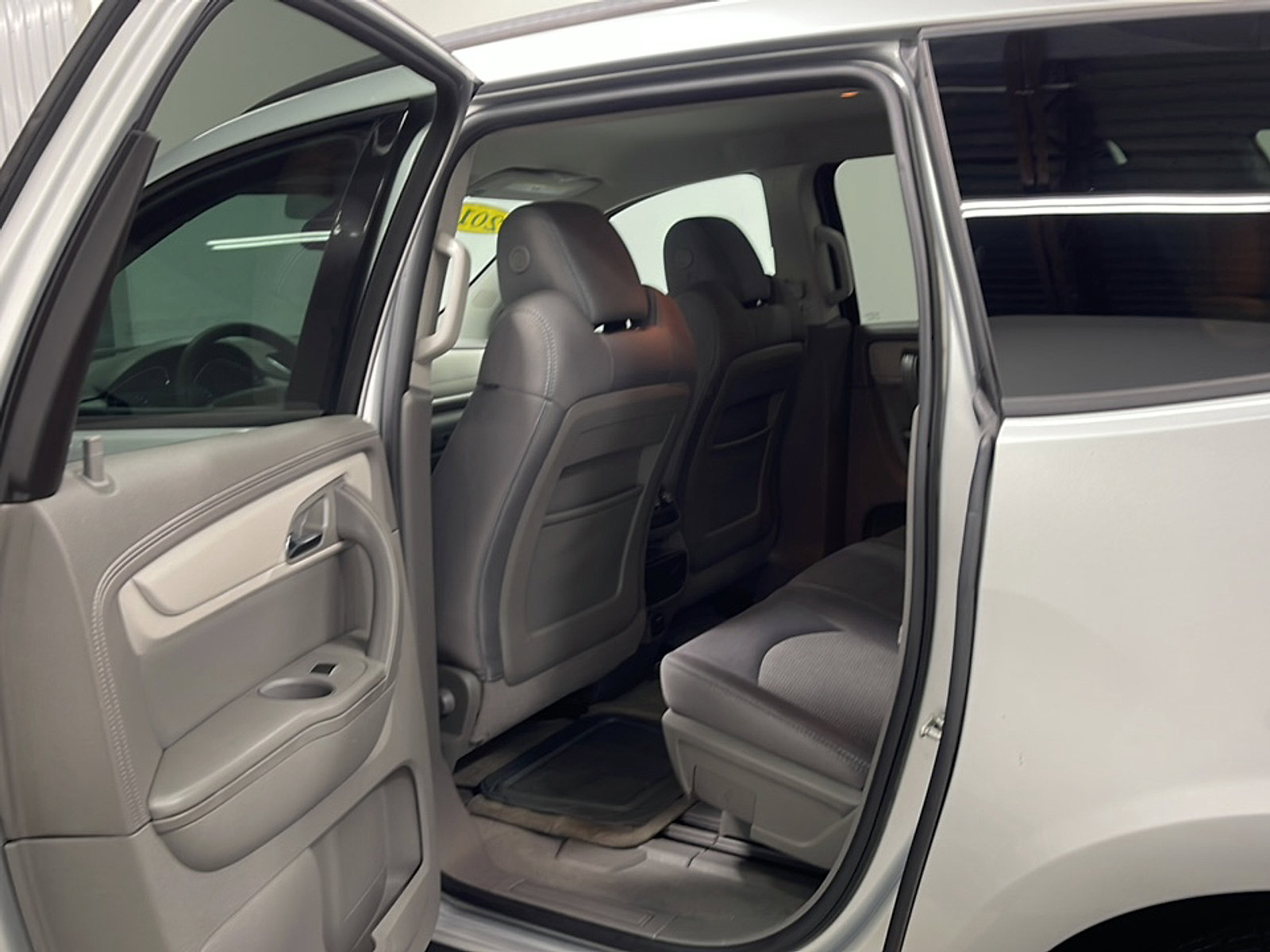 Used 2014 Chevrolet Traverse LS FWD image 10