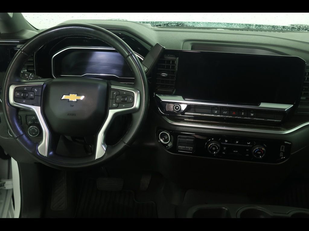 Used 2024 Chevrolet Silverado 2500 LT AWD/4WD image 12