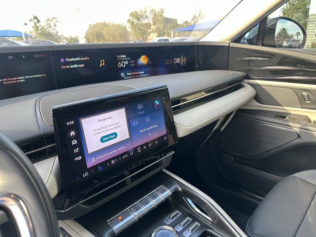 Used 2024 Lincoln Nautilus Premier image 14