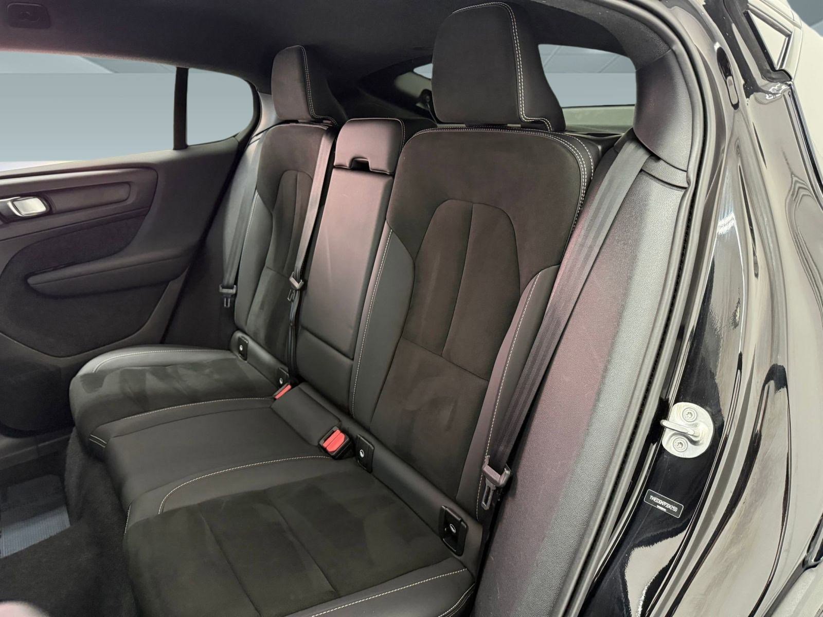 Used 2023 Volvo C40 P8 Recharge Ultimate image 13