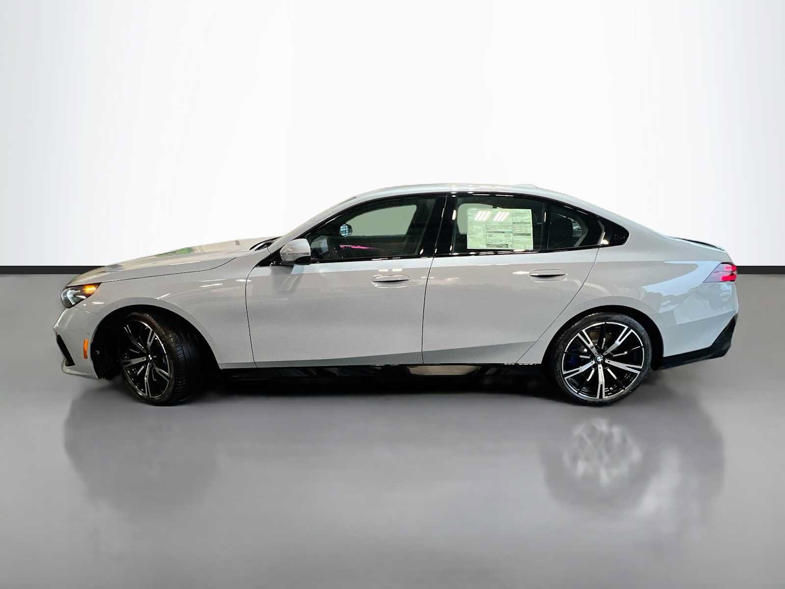 New 2027 BMW 530i xDrive w/ M Sport Package AWD/4WD image 5