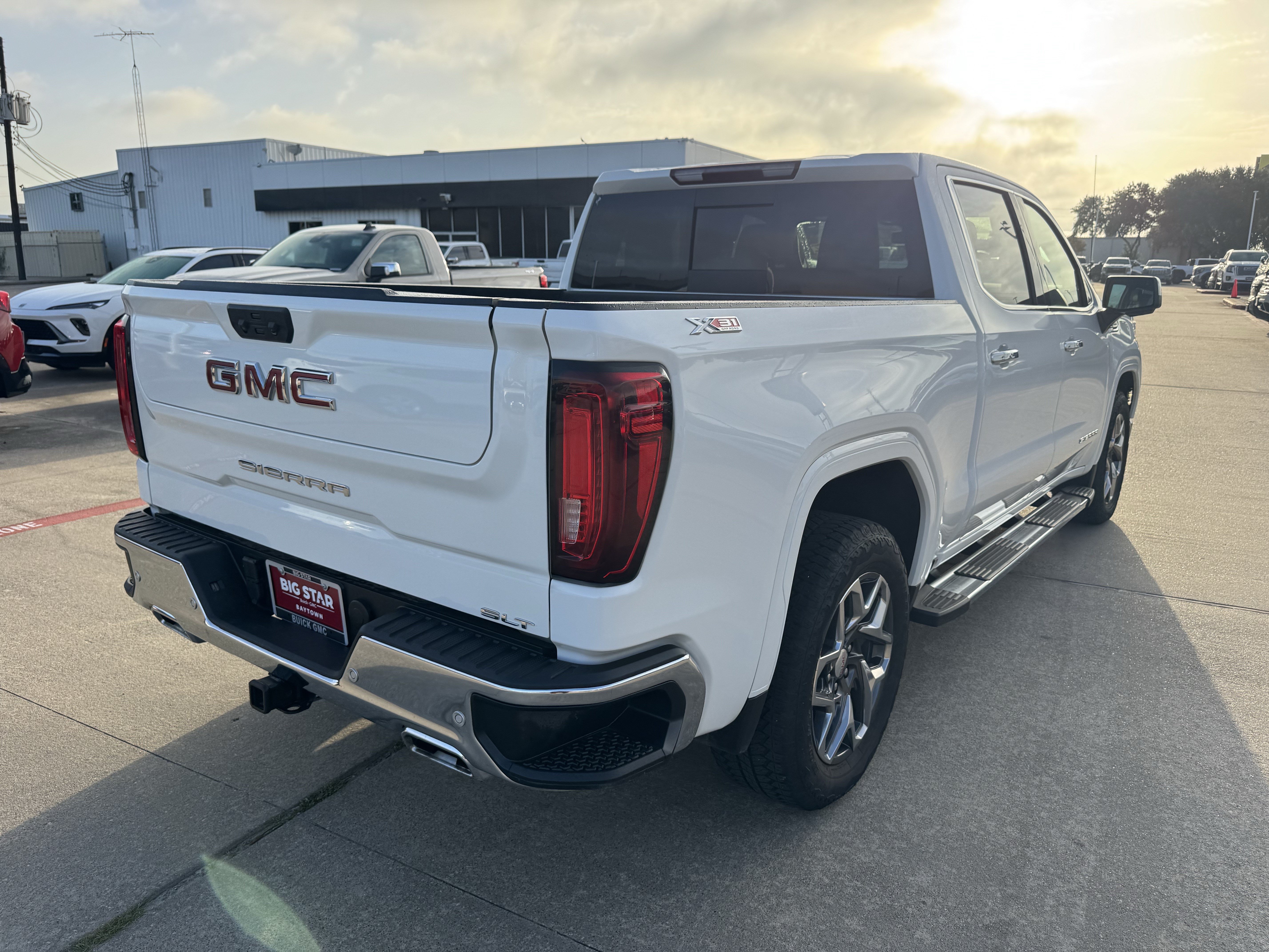 Used 2025 GMC Sierra 1500 SLT w/ SLT Premium Plus Package AWD/4WD image 6