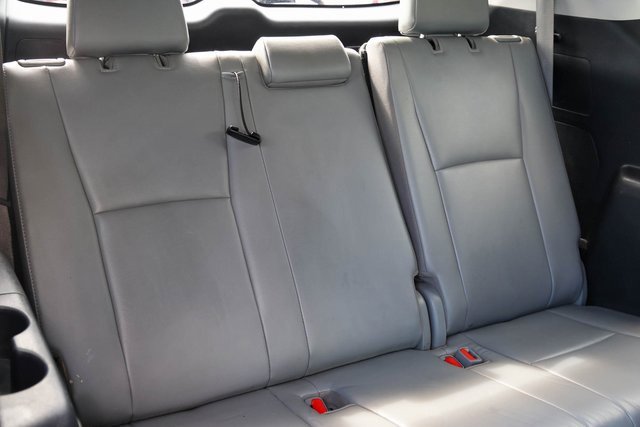 Used 2021 Toyota Highlander Limited image 23