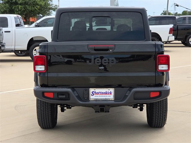 New 2025 Jeep Gladiator Sport image 7