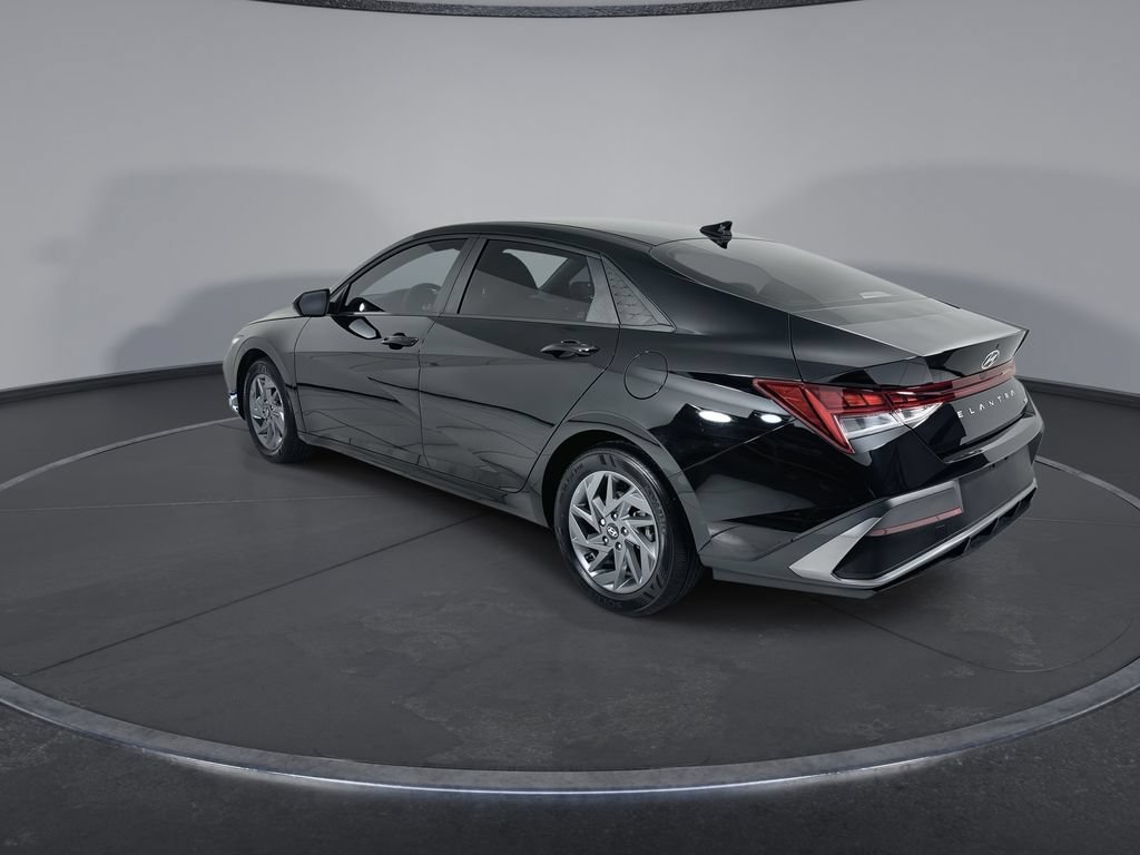 Certified 2025 Hyundai Elantra Hybrid FWD image 6