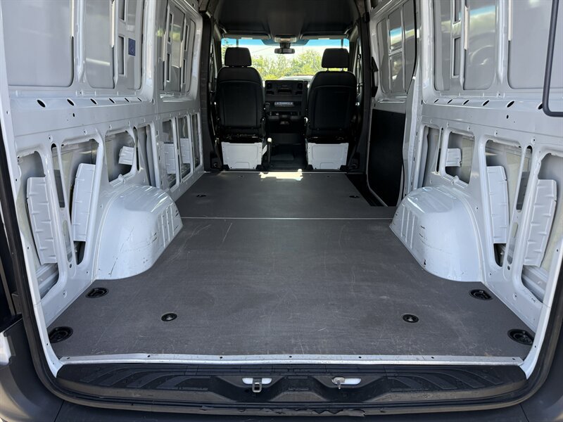 Used 2025 Mercedes-Benz Sprinter 2500 image 17