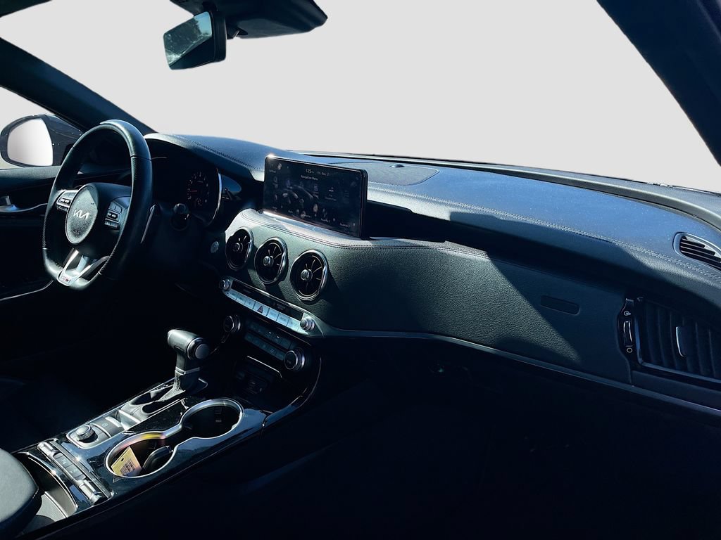 Used 2022 Kia Stinger GT-Line RWD image 32