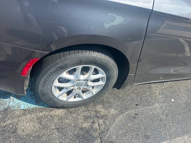 Used 2018 Chrysler Pacifica LX FWD image 11
