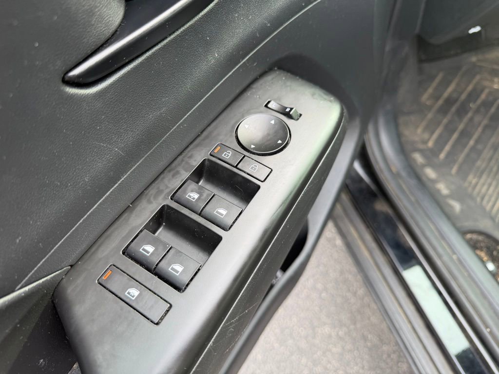 Used 2025 Hyundai Kona SEL AWD/4WD image 27