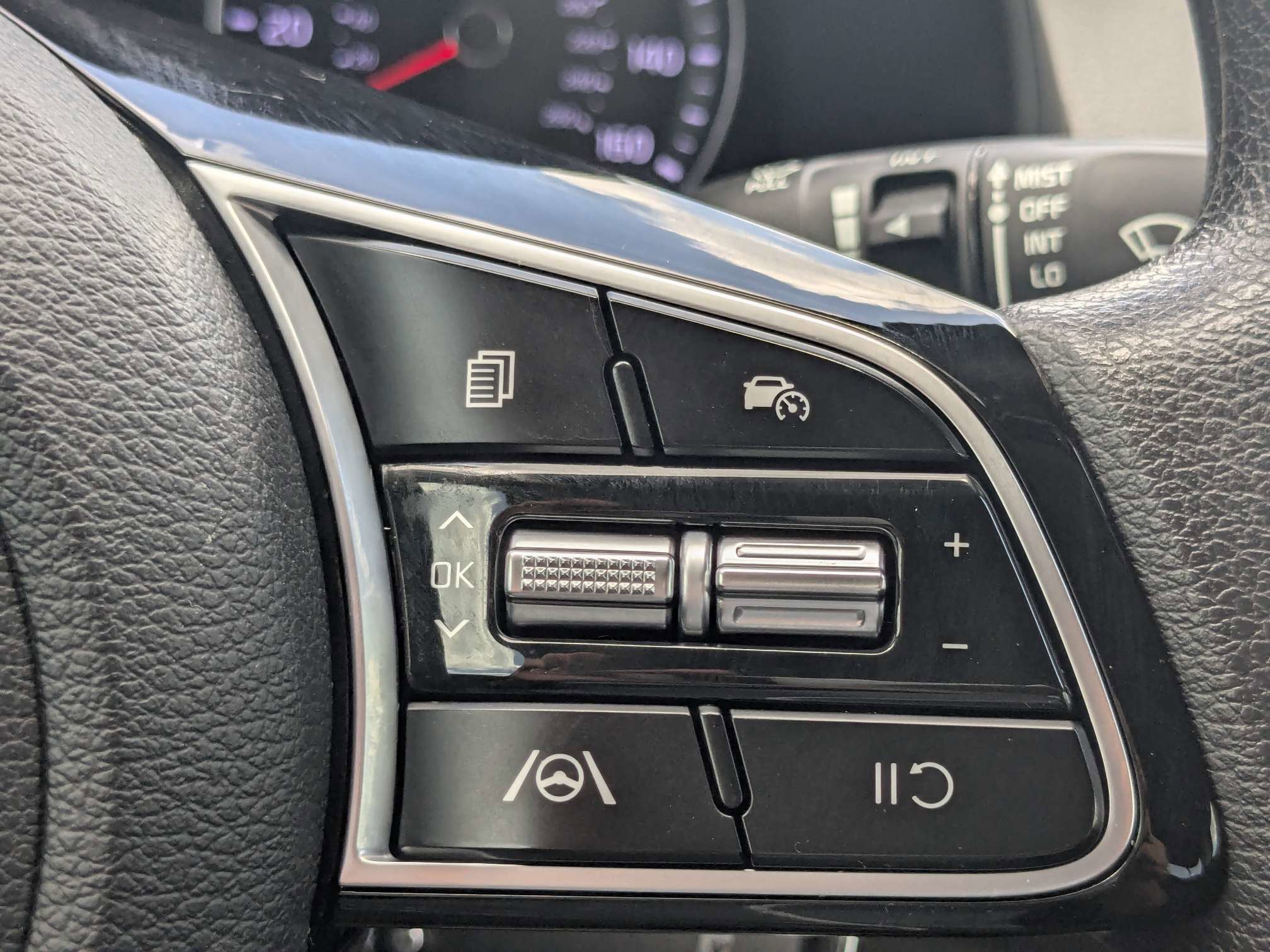 Certified 2022 Kia Forte LXS w/ LXS Technology Package FWD image 30