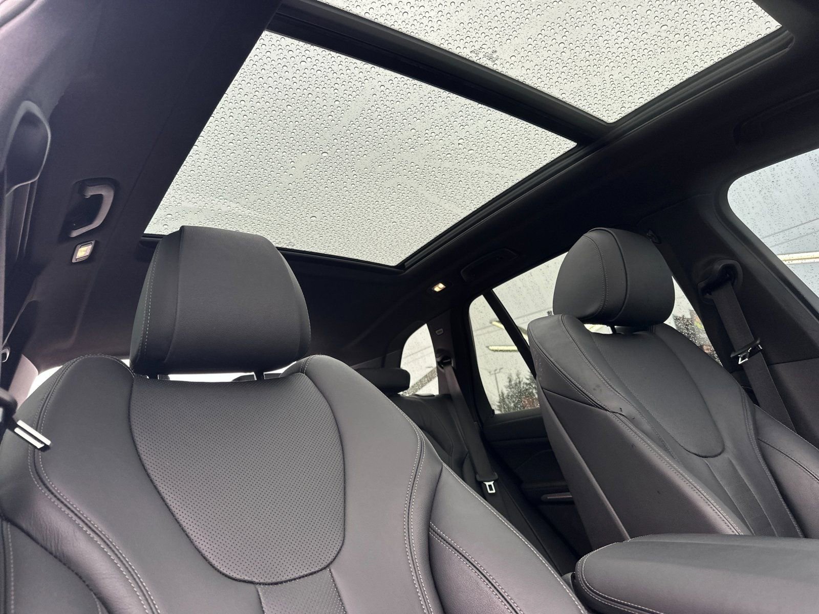 Used 2022 BMW X5 xDrive40i w/ Climate Comfort Package image 17