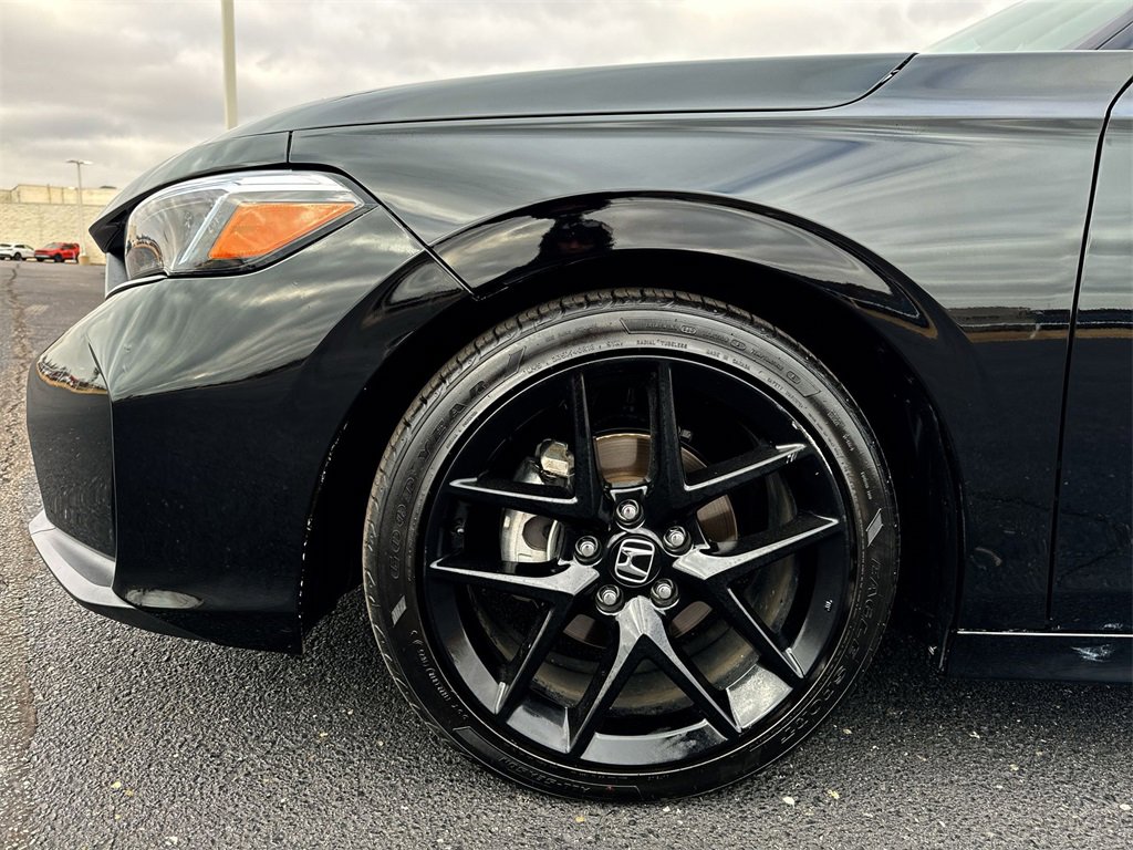 Used 2025 Honda Civic Sport image 10