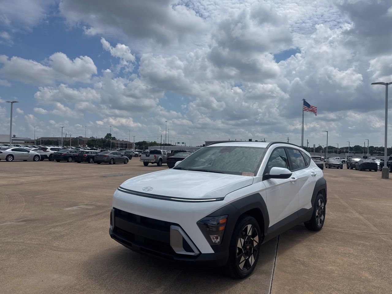 Used 2025 Hyundai Kona SEL FWD image 7