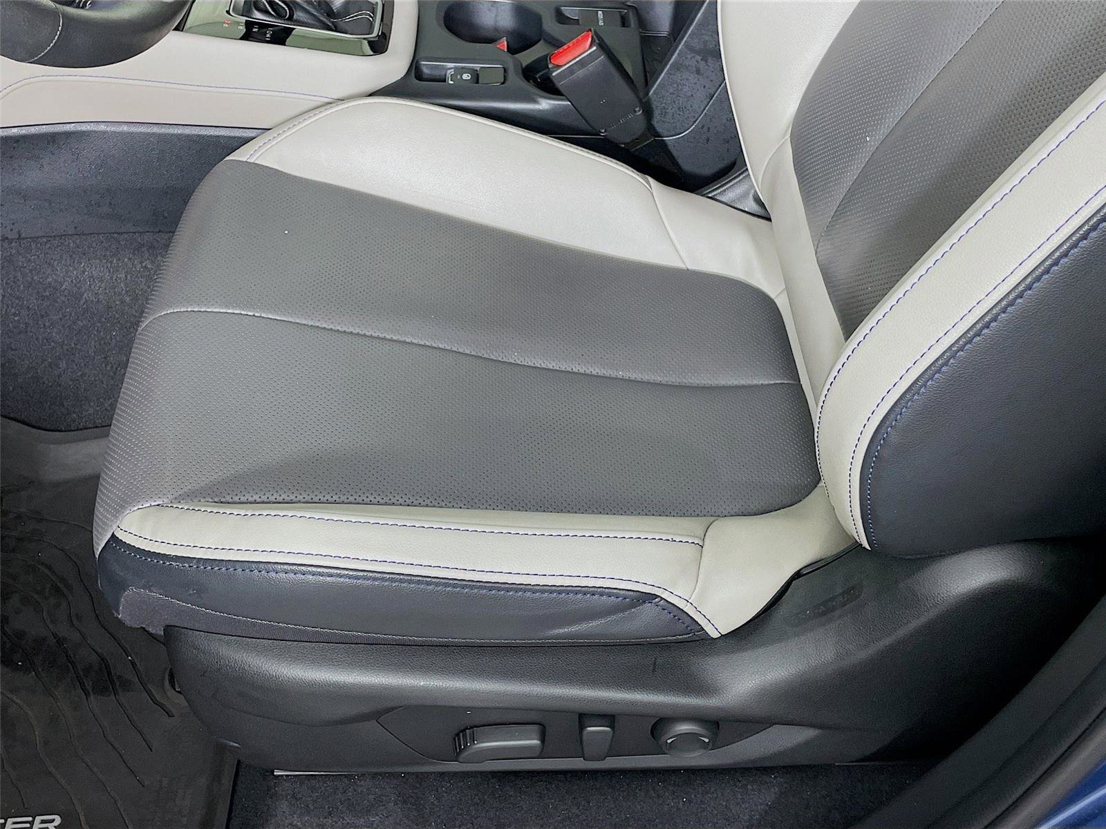 Used 2025 Subaru Forester Limited image 22