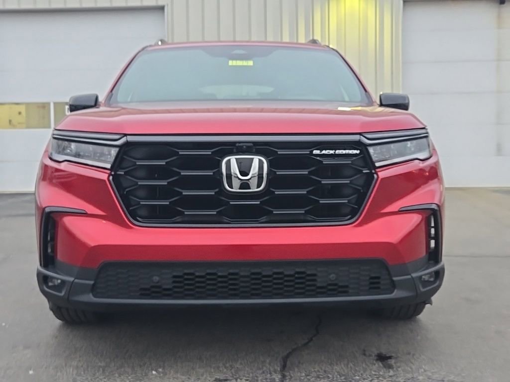 Used 2025 Honda Pilot Black Edition image 2