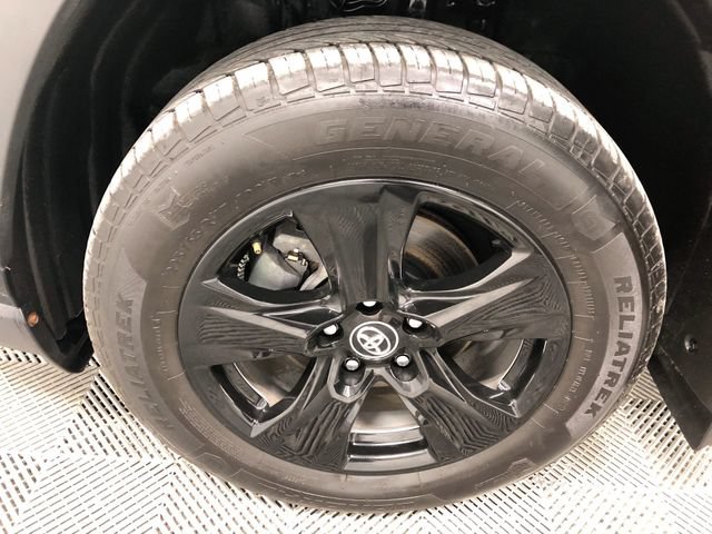 Used 2022 Toyota RAV4 LE AWD/4WD image 26