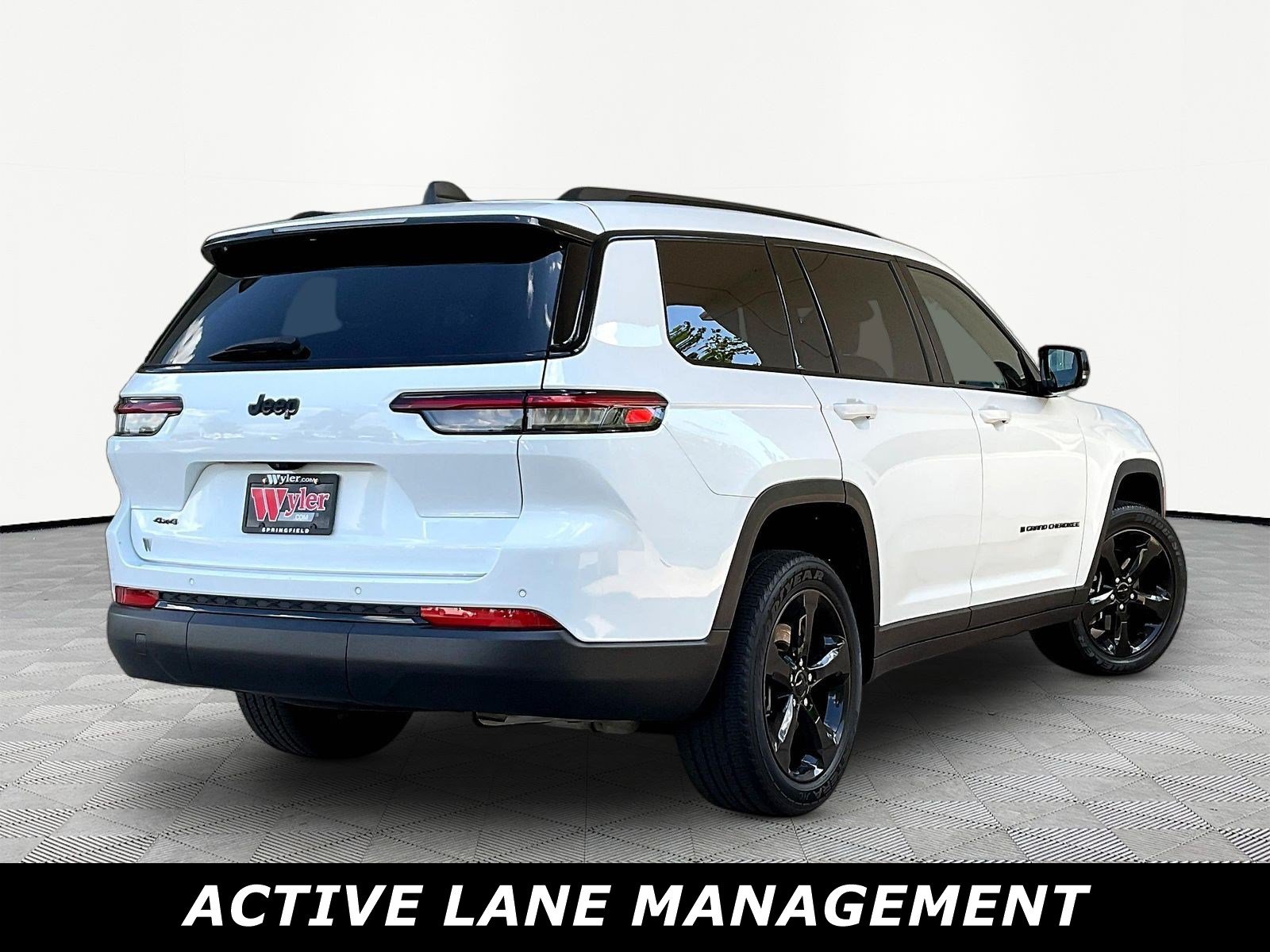 Used 2023 Jeep Grand Cherokee L Altitude AWD/4WD image 6