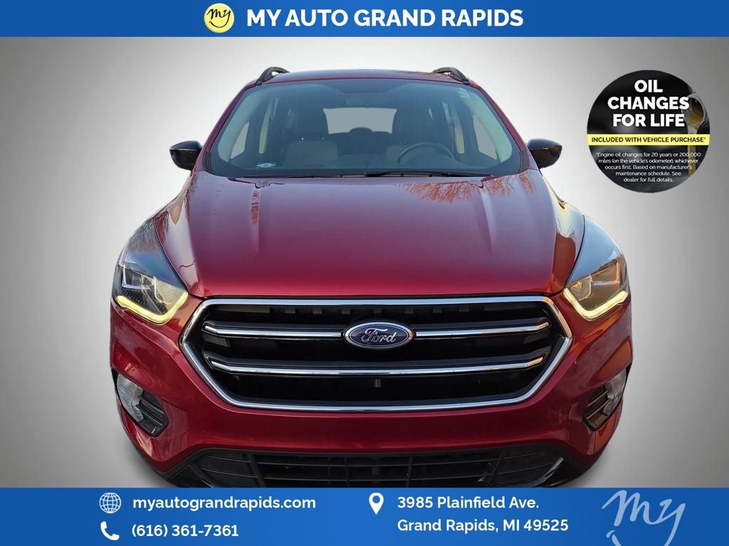 Used 2017 Ford Escape SE w/ SE Sport Appearance Package image 4