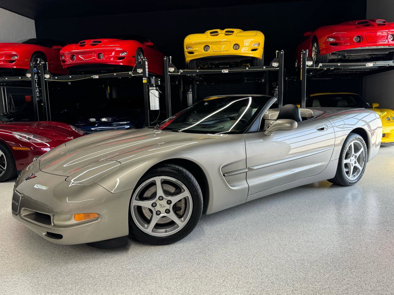 Used 2001 Chevrolet Corvette Convertible w/ Preferred Equipment Group2 RWD image 3