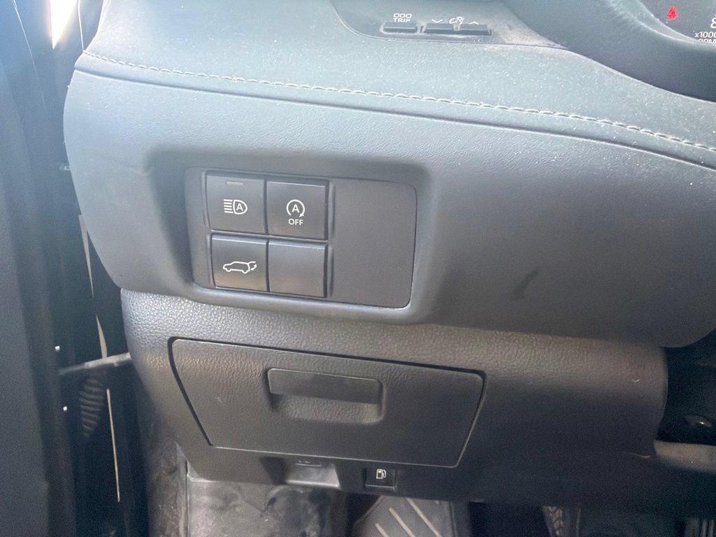 Used 2023 Toyota Highlander XSE FWD image 14