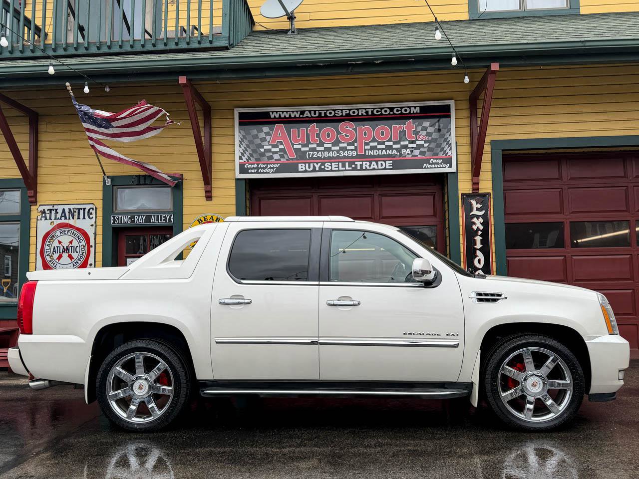 Used 2013 Cadillac Escalade EXT Luxury image 3